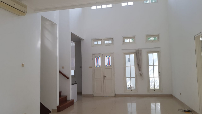 Disewakan Rumah Siap Huni, Cluster Mewah, Hunian Nyaman dan Asri @Graha Taman, Bintaro Sektor 9