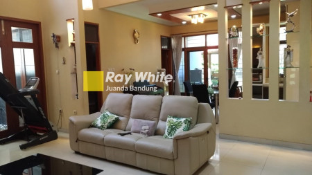 LANGKA HARGA FANTASTIS!! RUMAH 2 Lantai Semifurnished di BATUNUNGGAL INDAH, TERAWAT DAN PRIMA!!