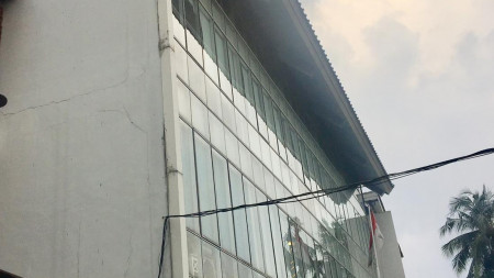 Dijual Gedung Lokasi Strategis dan Lokasi Yang Menguntungkan @Raya Perdagangan, Veteran