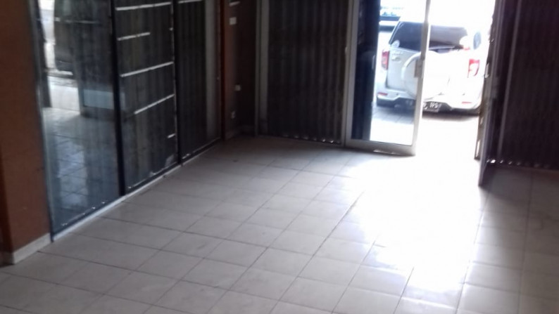 Ruko Siap Pakai, Kawasan Ramai, dan Strategis @Ruko Golden Madrid, BSD