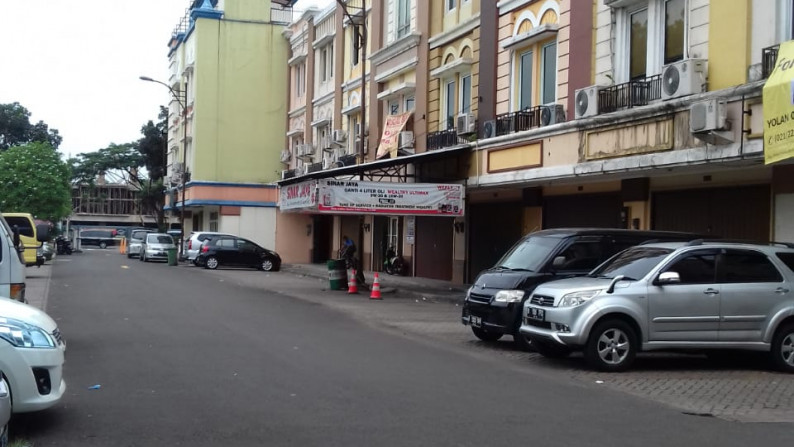 Ruko Siap Pakai, Kawasan Ramai, dan Strategis @Ruko Golden Madrid, BSD
