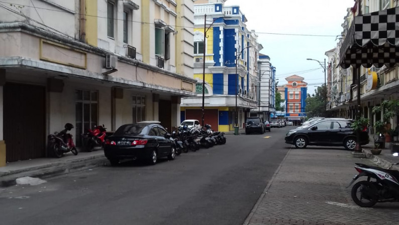 Ruko Siap Pakai, Kawasan Ramai, dan Strategis @Ruko Golden Madrid, BSD