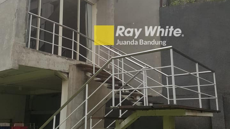 Harga Menarik Rumah Besar 2 lantai  di Jalan Setrasari Mainroad, Setiabudi!!