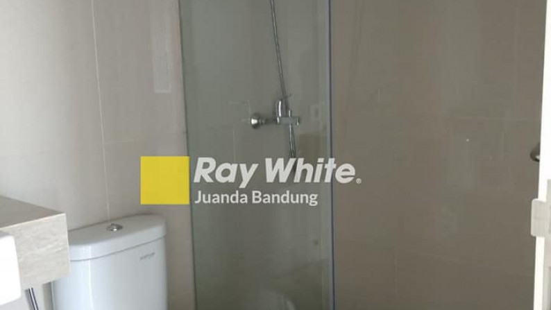 LANGKA HARGA FANTASTIS!! APT LANDMARK 3 BR INCLUDE AC!! LANTAI 8 VIEW POOL DAN CITY