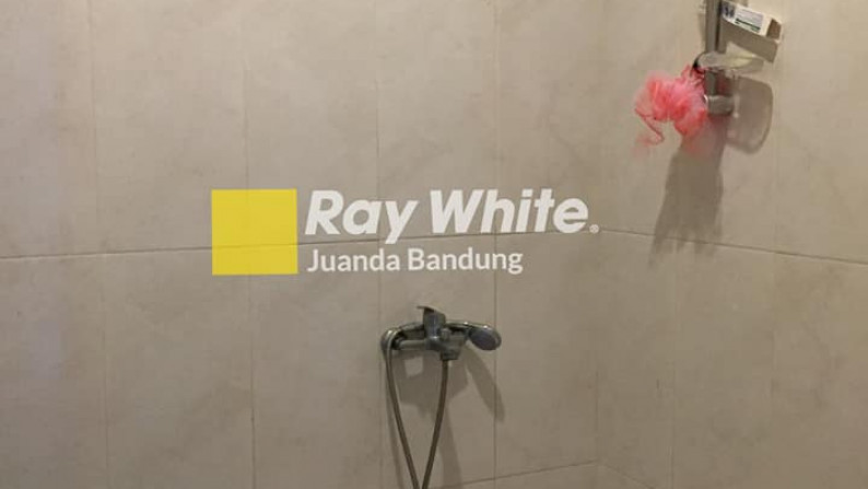 RUMAH LUX 2 LANTAI Di Komp. IPTN  sayap Cihanjuang dekat Borma Cimahi