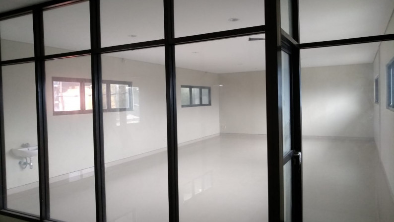 Gudang Siap Pakai, Kawasan Industri, dan Strategis @Jl Wibawa Mukti, Bekasi