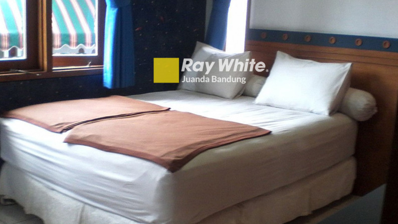 Rumah Full-Furnished yang Homey dan Mewah dengan View Bandung