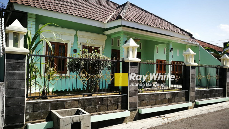 TERJUAL! Rumah Klasik Komplek UNPAD, Cigadung