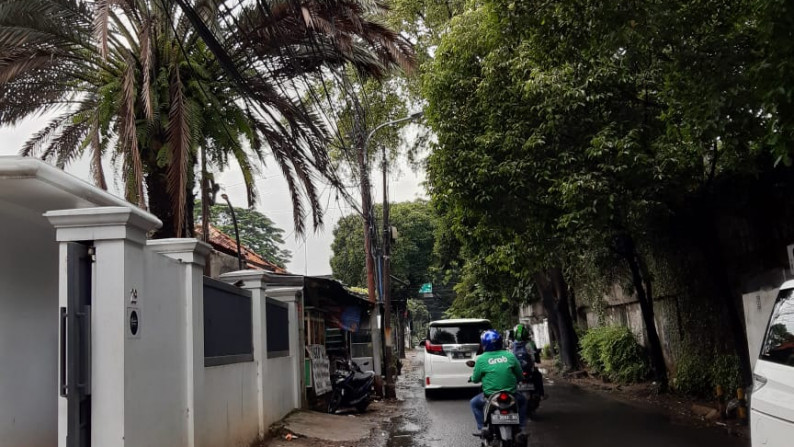 Rumah Hitung Tanah, Lokasi Strategis, dan Kawasan Ramai @Jl Puri Sakti, Cipete