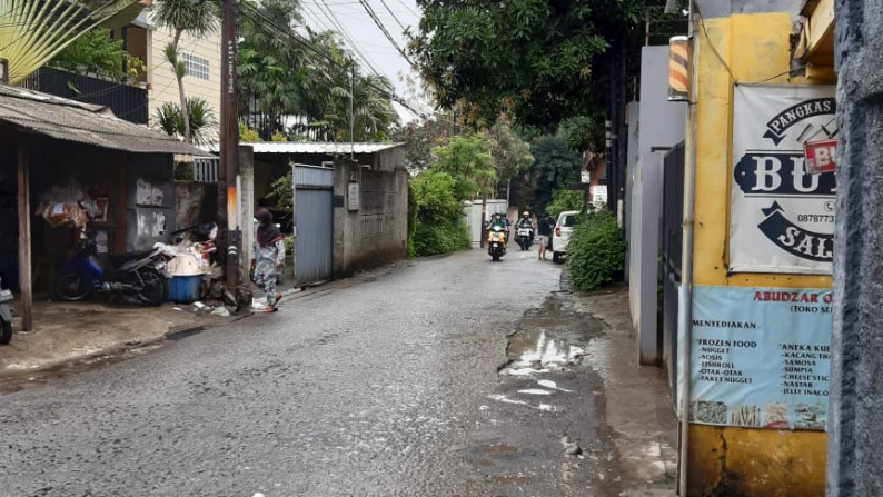 Rumah Hitung Tanah, Lokasi Strategis, dan Kawasan Ramai @Jl Puri Sakti, Cipete