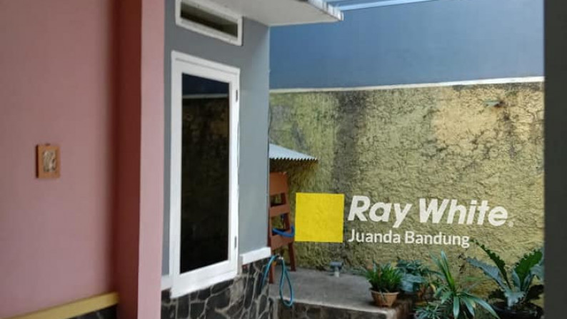 Jarang& Murah ! Rumah 1,5 lantai terawat di Padasuka sayap suci!