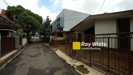 Murah! Rumah 1 lantai terawat baru renovasi di Dago kanayakan Baru, sayap Dago. Disewakan!