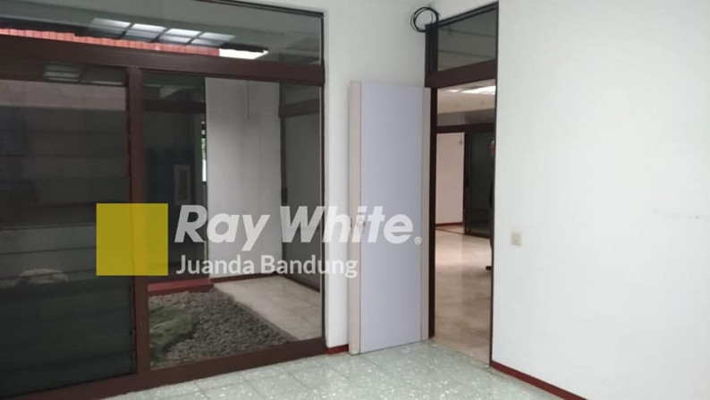 Harga Menarik sewa Rumah 1 lantai SemiFurnished bersih- terawat di Budisari,Setiabudi!!