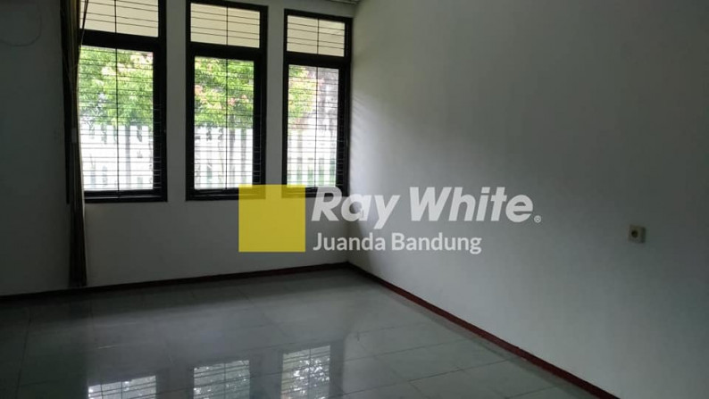 Harga Menarik sewa Rumah 1 lantai SemiFurnished bersih- terawat di Budisari,Setiabudi!!