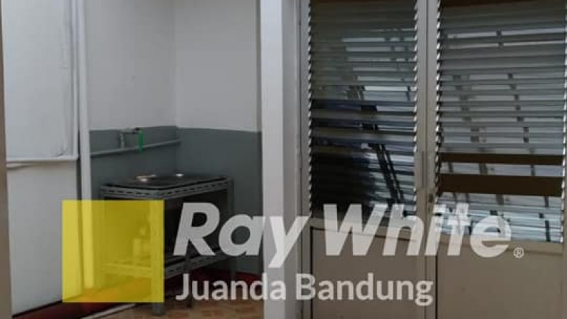 Harga Menarik sewa Rumah 1 lantai SemiFurnished bersih- terawat di Budisari,Setiabudi!!