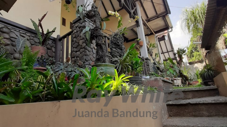 Rumah di Tamansari Bukit Bandung