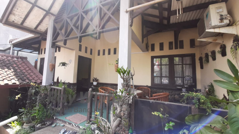 Rumah di Tamansari Bukit Bandung