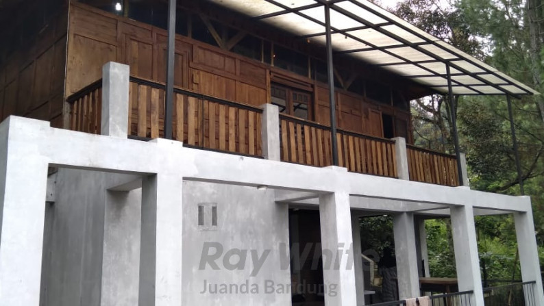 HARGA MENARIK. Villa di Ciumbuleuit kodya Bandung, hadap lembah