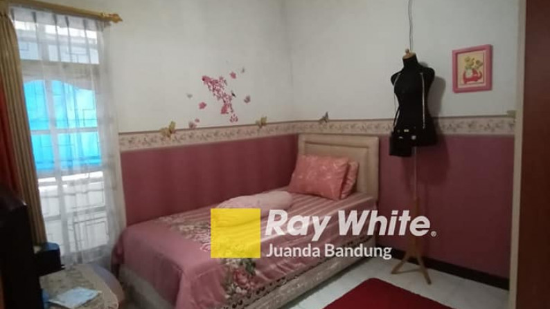 LANGKA& Murah ! Rumah 2 lantai Semi Furnished terawat di Komplek Pandan wangi Ciwastra Buah batu- Jual!