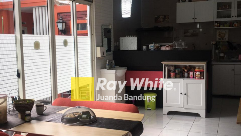 SOLD!! Rumah Semi-furnished, sudah Renovasi Cantik Kota Baru Parahyangan