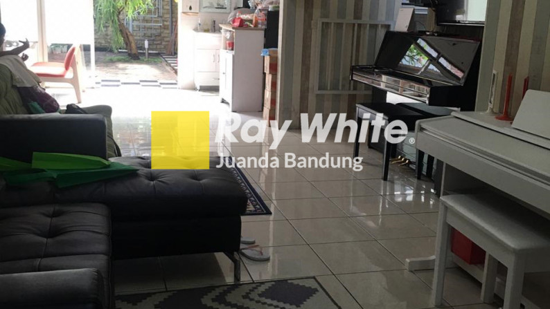 SOLD!! Rumah Semi-furnished, sudah Renovasi Cantik Kota Baru Parahyangan