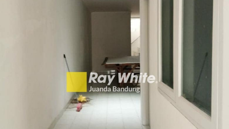 LANGKA& Murah ! Rumah 1,5 lantai Bojongloa sayap Pasirkoja, tengah kota Bandung strategis dijual!