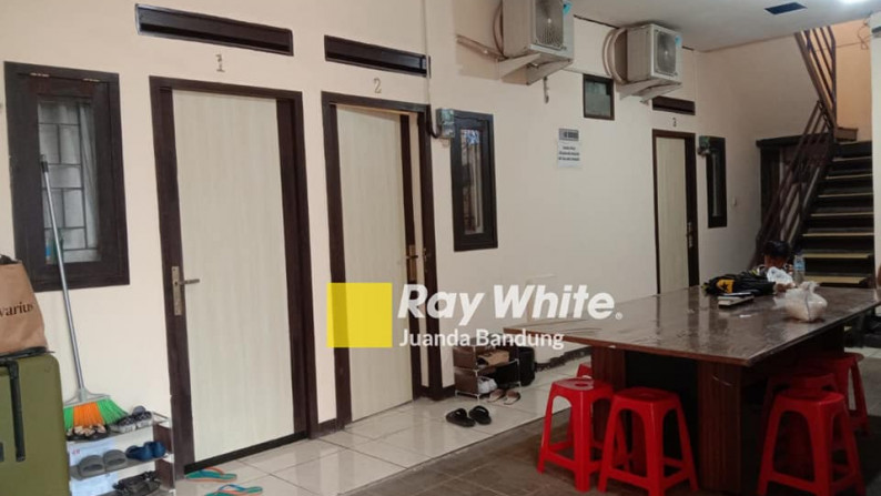 Langka! Rumah Kost 2 lantai di sayap Sudirman strategis di tengah kota! Full furnished tinggal lanjut! saat ini full booked! Jual!