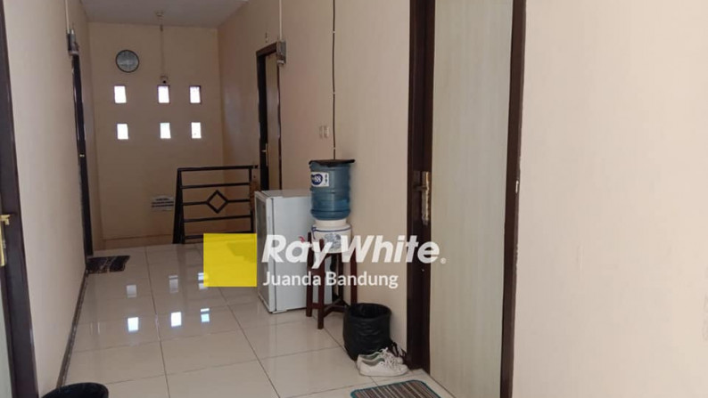 Langka! Rumah Kost 2 lantai di sayap Sudirman strategis di tengah kota! Full furnished tinggal lanjut! saat ini full booked! Jual!