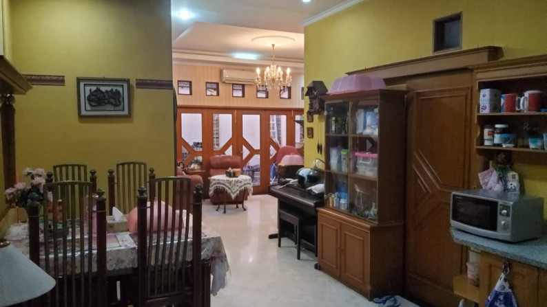 Rumah Asri dan Nyaman di Pejaten - Pasar Minggu