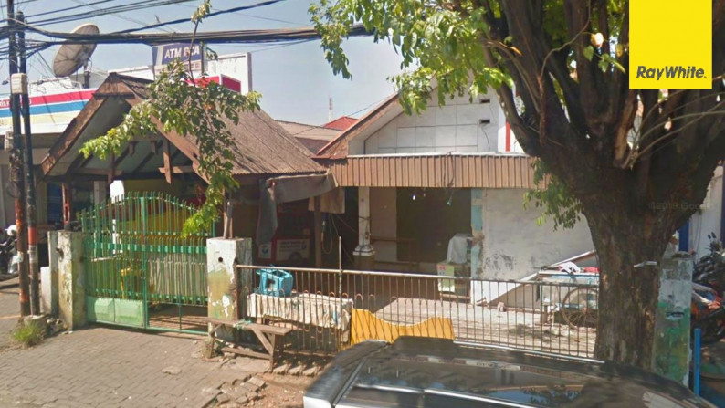 Rumah Strategis di Raya Ketintang, Surabaya