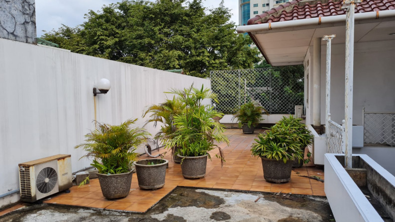 Rumah di Simprug Garden - Jakarta Selatan