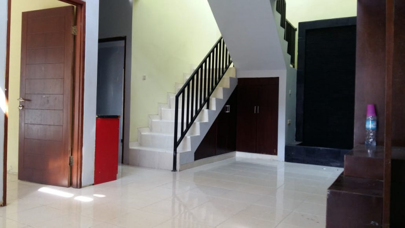 HOT SALE Rumah Siap Huni, Posisi Hook, Hunian Nyaman dan Asri @Vania Permata, Bintaro