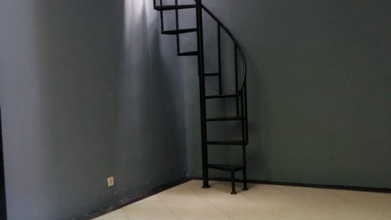 HOT SALE Rumah Siap Huni, Posisi Hook, Hunian Nyaman dan Asri @Vania Permata, Bintaro