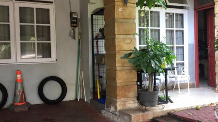 Rumah Siap Huni, Lokasi Strategis dan cocok untuk investasi @Cimandiri 5 Sektor 6 Bintaro