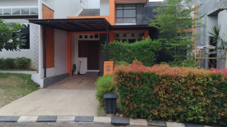 Dijual Rumah Siap Huni, Posisi Hook, Hunian Nyaman dan Asri @Vania Permata, Bintaro