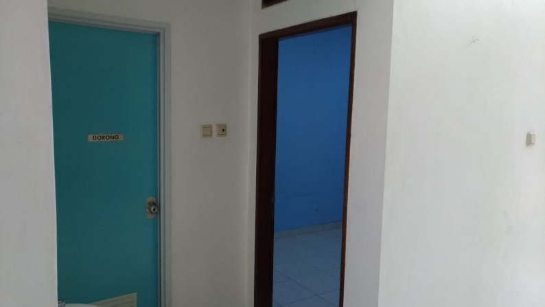 Dijual Rumah Siap Huni, Posisi Hook, Hunian Nyaman dan Asri @Vania Permata, Bintaro