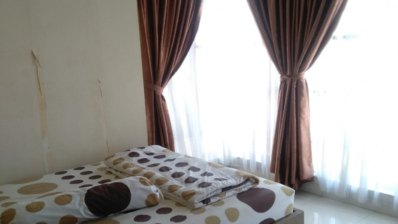 Rumah Siap Huni, Posisi HOOK, Hunian Nyaman dan Asri @Emerald Garden, Bintaro