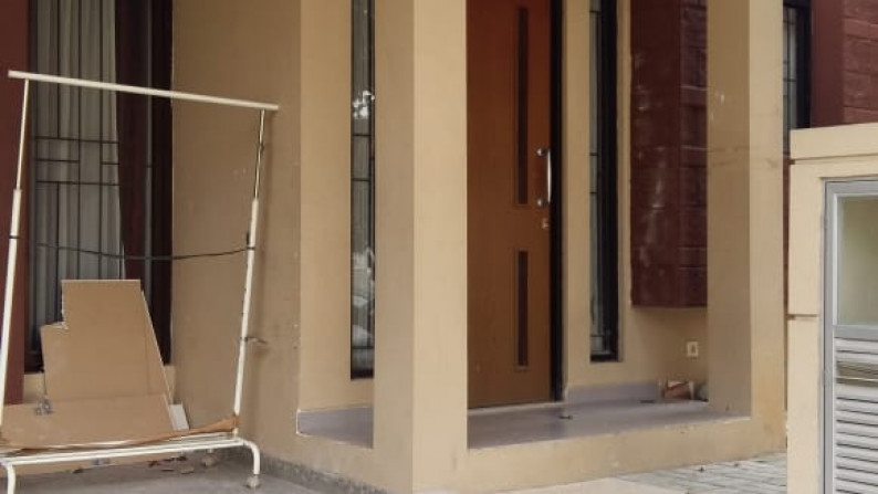 Rumah Siap Huni, Lokasi Strategis, dan Hunian Nyaman @Emerald Terrace, Bintaro