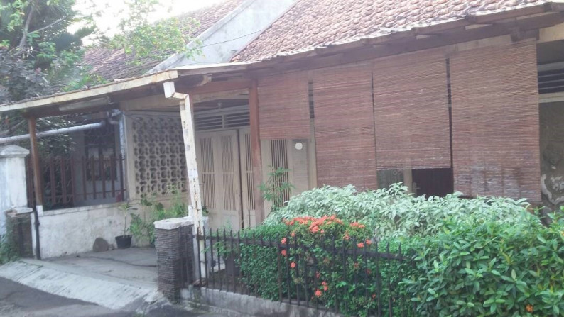 Rumah Minimalis, Asri, dan Lokasi Strategis @Jl Radio, Kebayoran Baru