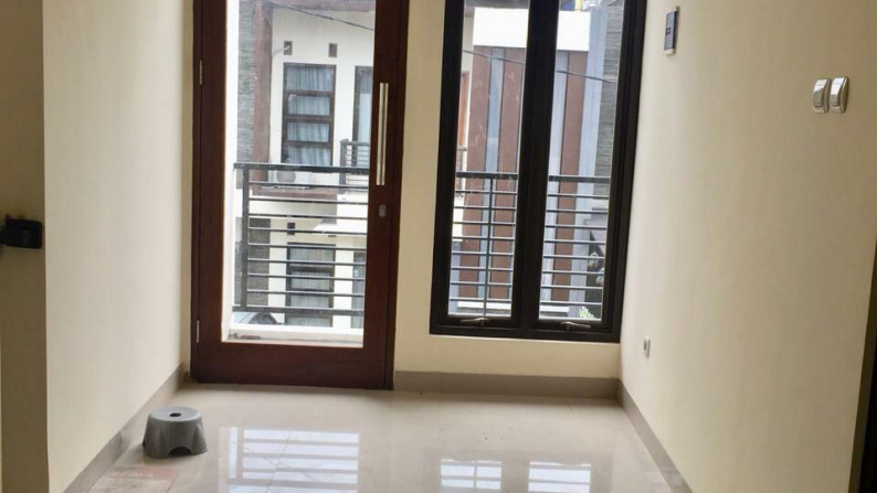 Rumah Siap Huni, Hunian Nyaman dan Asri @Ciputat