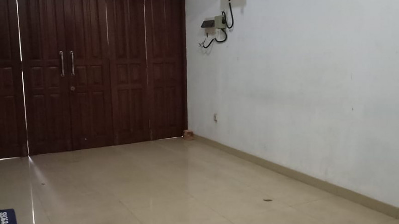 Rumah Siap Huni, Lokasi Strategis dan Dekat MRT (stasiun Blok A) @Jl Kirai, Cipete Utara