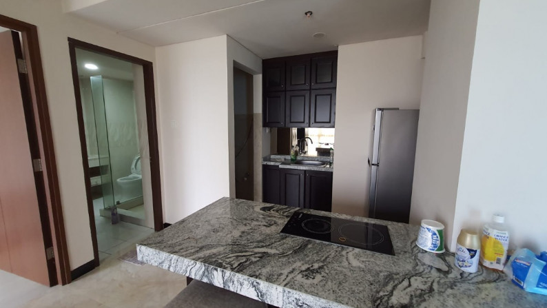 Apartemen Full Renovasi Full Furnish Mewah, siap Huni di Callia Pulomas, Luas 86m2