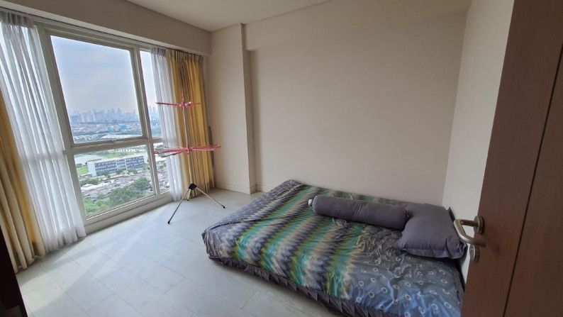 Apartemen Full Renovasi Full Furnish Mewah, siap Huni di Callia Pulomas, Luas 86m2