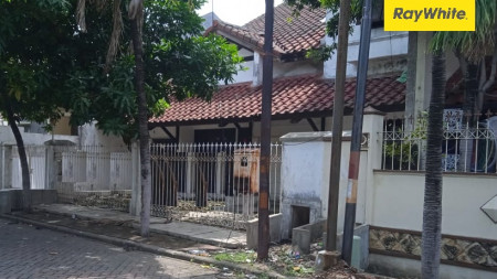 Rumah di Satelit Utara, Surabaya Barat