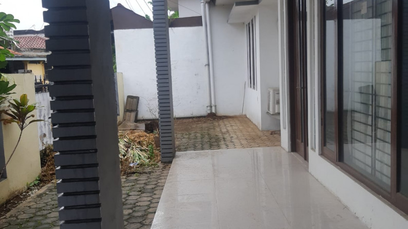 Rumah Bagus 2 Lantai Posisi di Hook