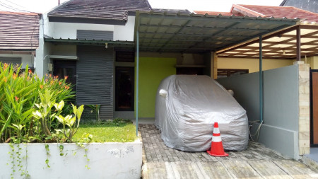 Rumah siap huni dengan Lantai Mezanine di Ciputat.