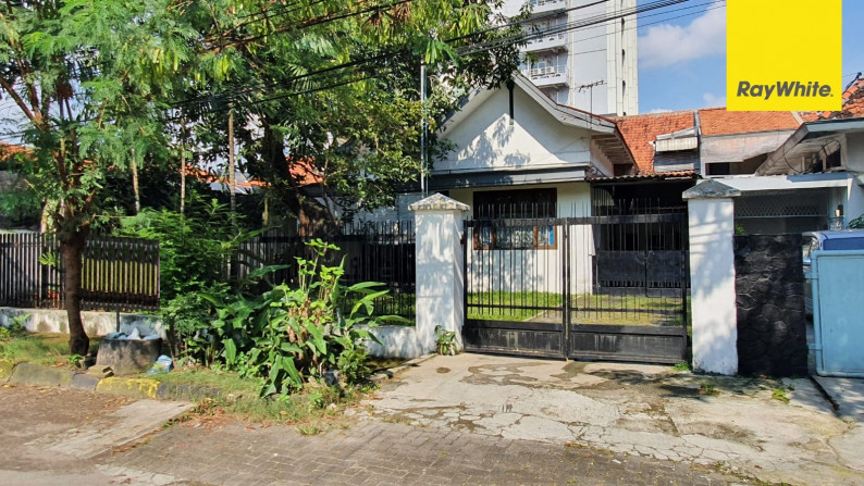 Rumah Pusat Kota di Jalan Citarum, Darmo, Surabaya
