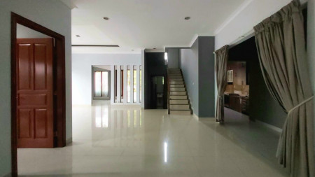 Rumah Cantik, Modern dan Siap Huni di Jagakarsa, Jakarta Selatan