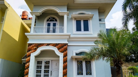 Dijual Rumah Mewah di Galuh Mas Cluster Victorian