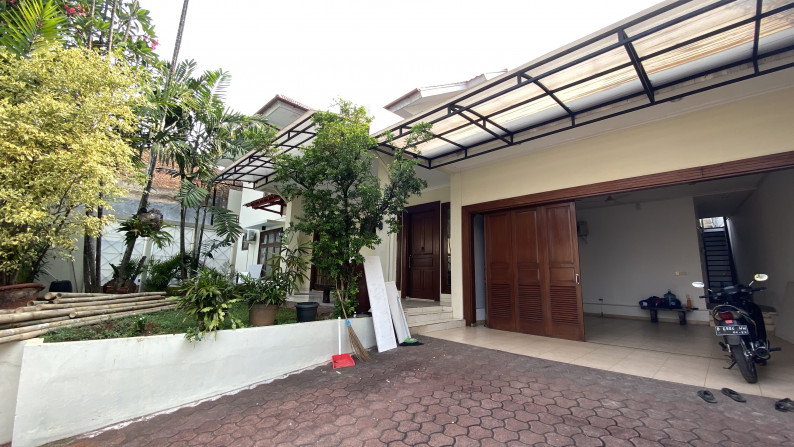 BEAUTIFUL AND COMFY  HOUSE AT KEMANG, JAKARTA SELATAN